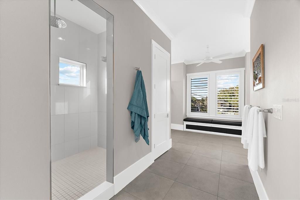 For Sale: $3,990,000 (4 beds, 4 baths, 3669 Square Feet)