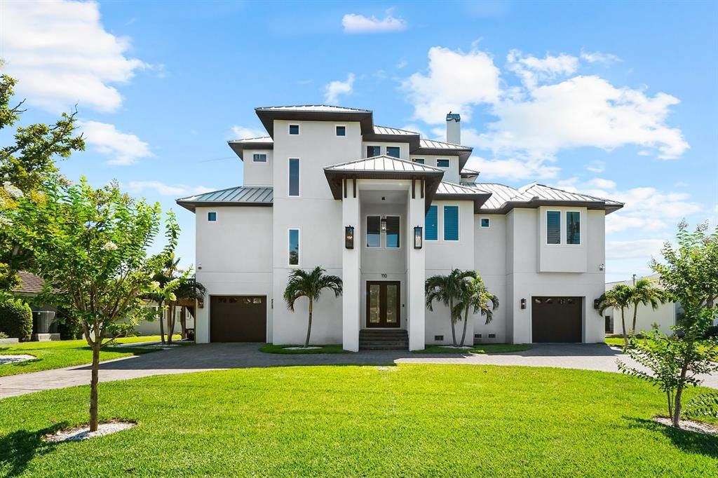For Sale: $3,990,000 (4 beds, 4 baths, 3669 Square Feet)