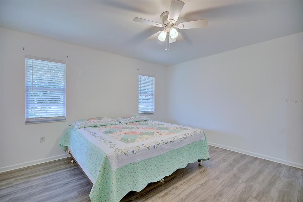 待售: $349,000 (3 贝兹, 2 浴室, 1920 平方英尺)