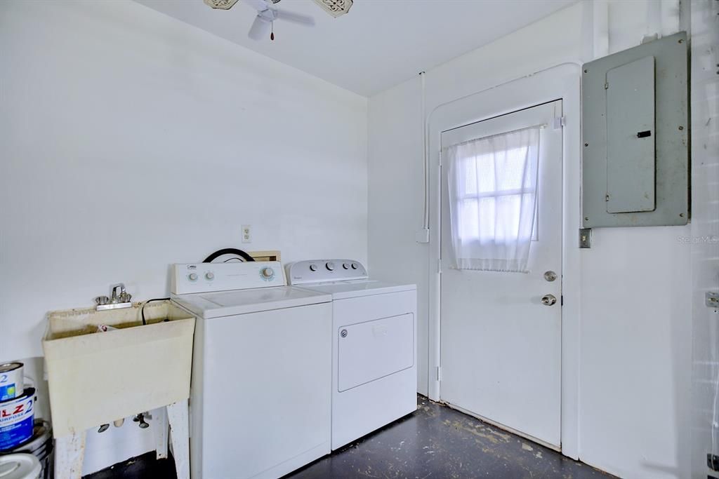 待售: $349,000 (3 贝兹, 2 浴室, 1920 平方英尺)