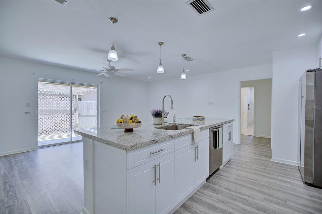 待售: $349,000 (3 贝兹, 2 浴室, 1920 平方英尺)