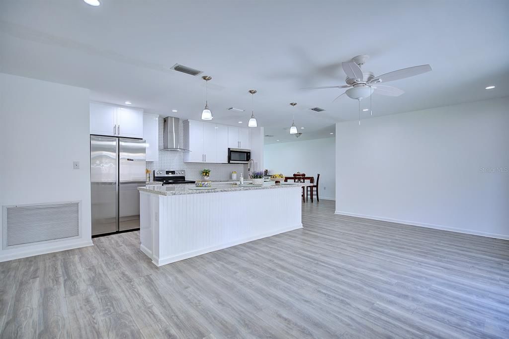 待售: $349,000 (3 贝兹, 2 浴室, 1920 平方英尺)