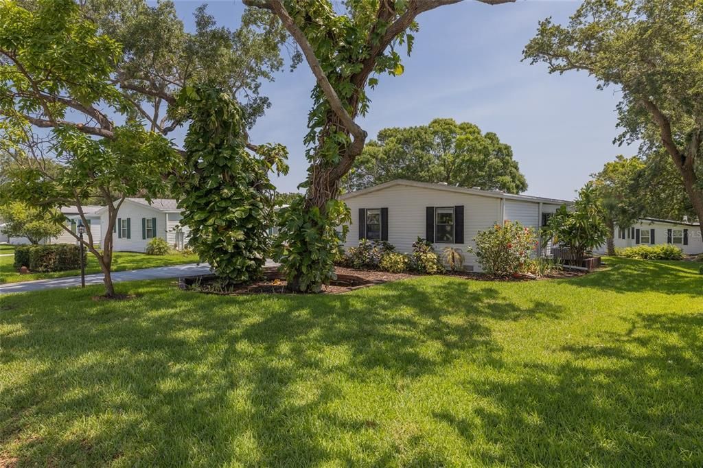 合同活跃: $225,000 (2 贝兹, 2 浴室, 1080 平方英尺)