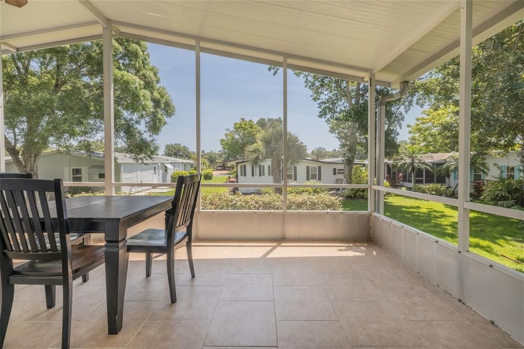 合同活跃: $225,000 (2 贝兹, 2 浴室, 1080 平方英尺)