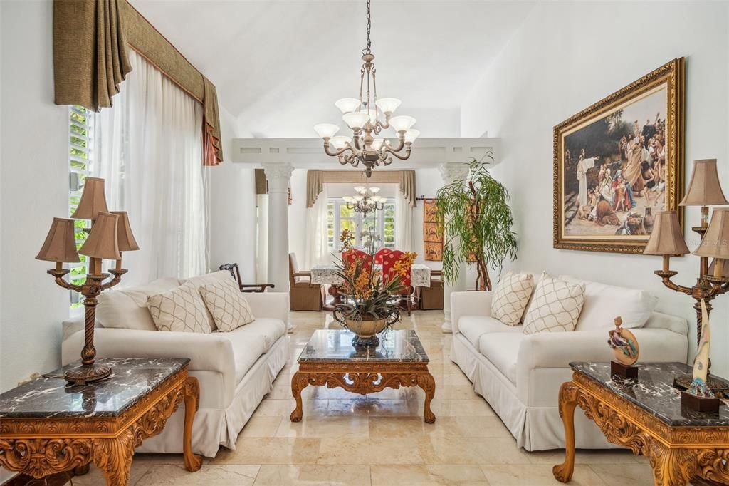 En Venta: $1,250,000 (6 camas, 5 baños, 6011 Pies cuadrados)