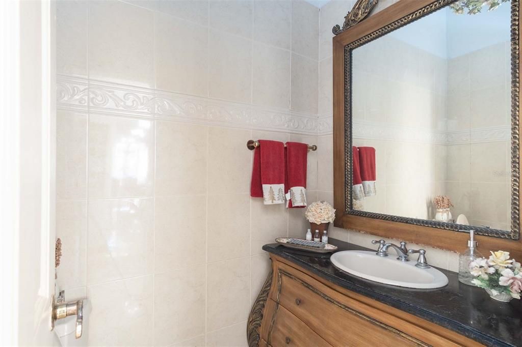 En Venta: $1,250,000 (6 camas, 5 baños, 6011 Pies cuadrados)