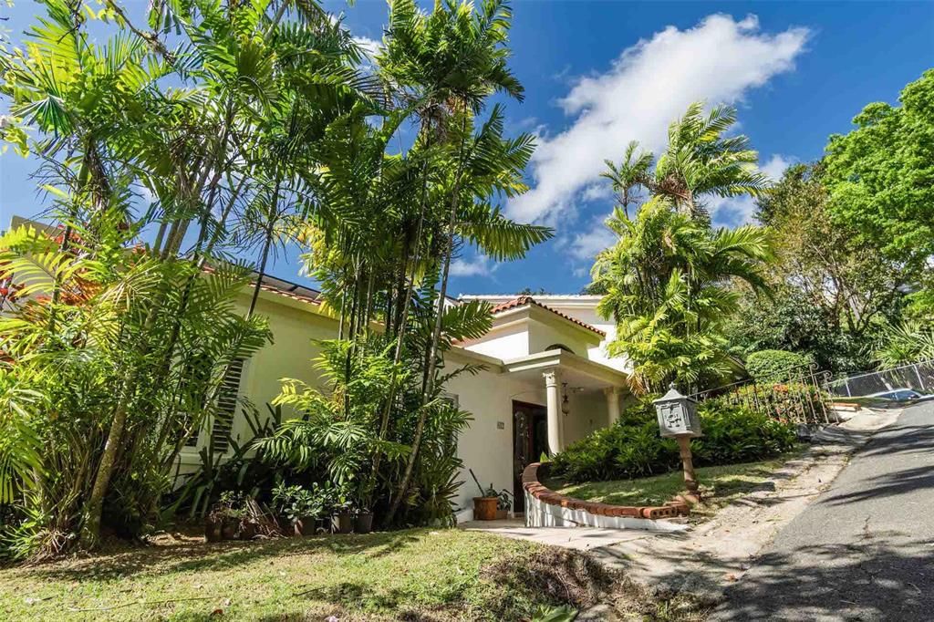 En Venta: $1,250,000 (6 camas, 5 baños, 6011 Pies cuadrados)