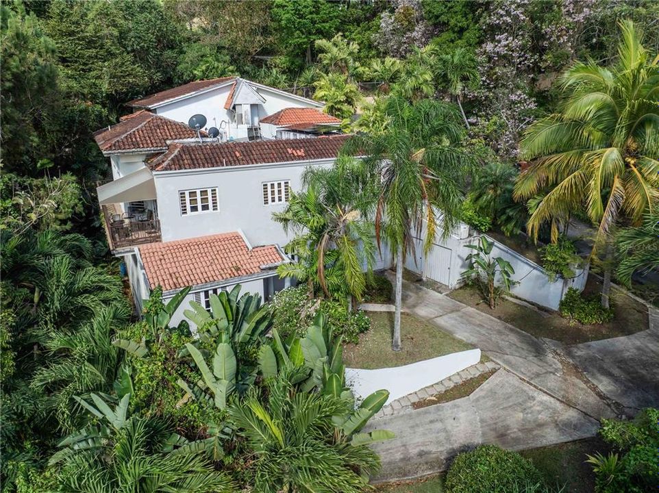 En Venta: $1,250,000 (6 camas, 5 baños, 6011 Pies cuadrados)