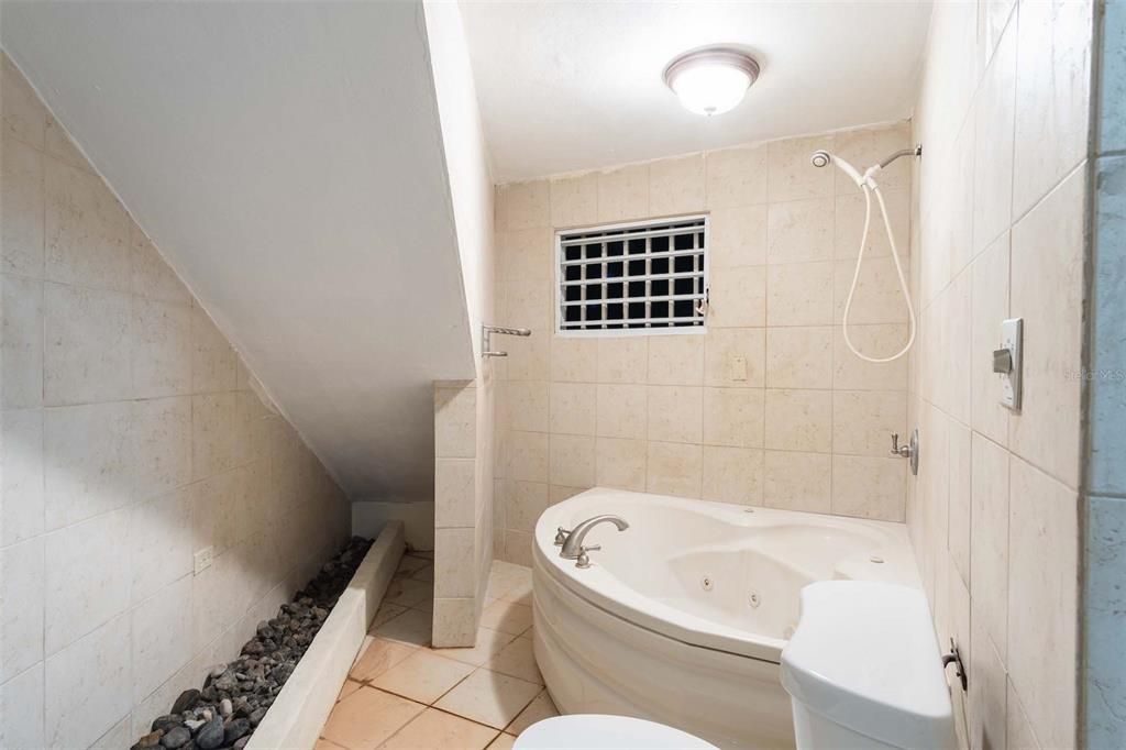 En Venta: $1,250,000 (6 camas, 5 baños, 6011 Pies cuadrados)