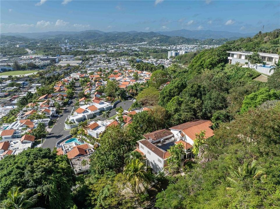 En Venta: $1,250,000 (6 camas, 5 baños, 6011 Pies cuadrados)