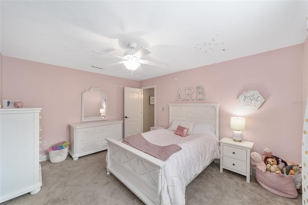 待售: $589,000 (4 贝兹, 3 浴室, 2863 平方英尺)