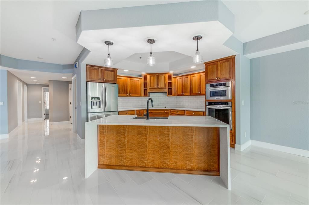 В аренду: $5,975 (3 спален, 3 ванн, 2510 Квадратных фут)