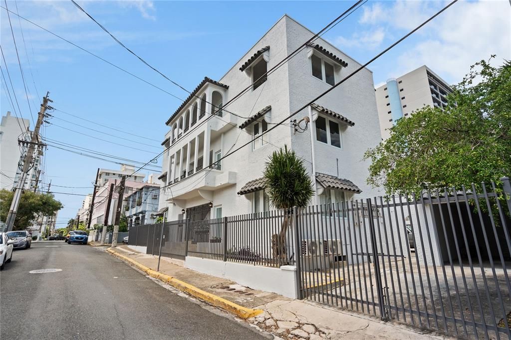 Recently Rented: $1,850 (1 beds, 1 baths, 600 Square Feet)