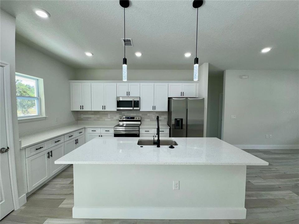 待售: $279,500 (3 贝兹, 2 浴室, 1529 平方英尺)