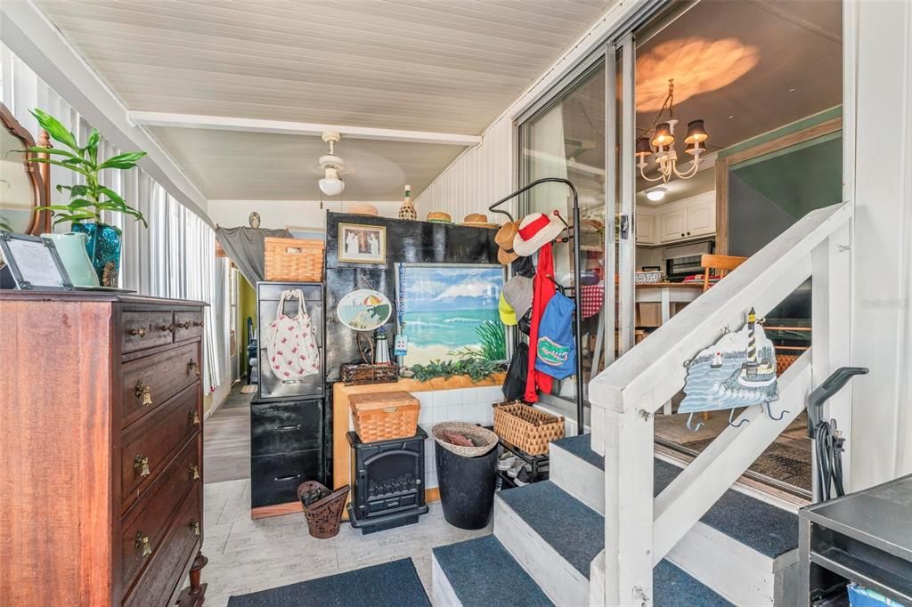 待售: $94,900 (1 贝兹, 1 浴室, 635 平方英尺)