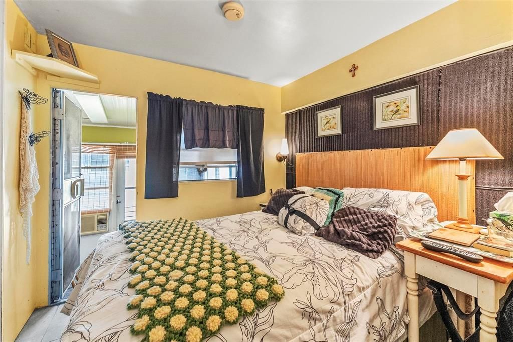 待售: $94,900 (1 贝兹, 1 浴室, 635 平方英尺)