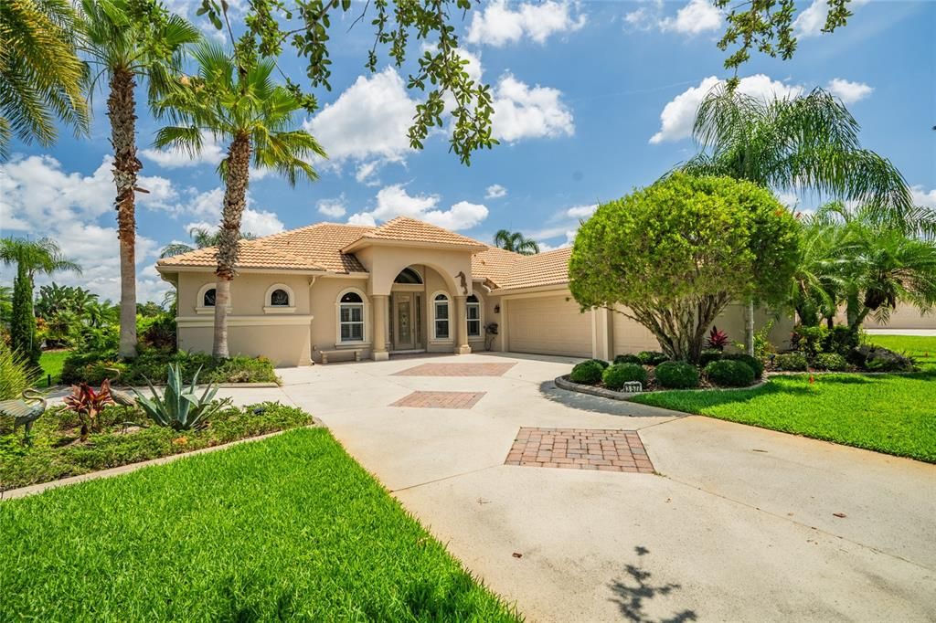 Recently Sold: $769,000 (3 beds, 2 baths, 2235 Square Feet)