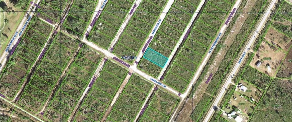 На продажу: $40,000 (0.52 acres)