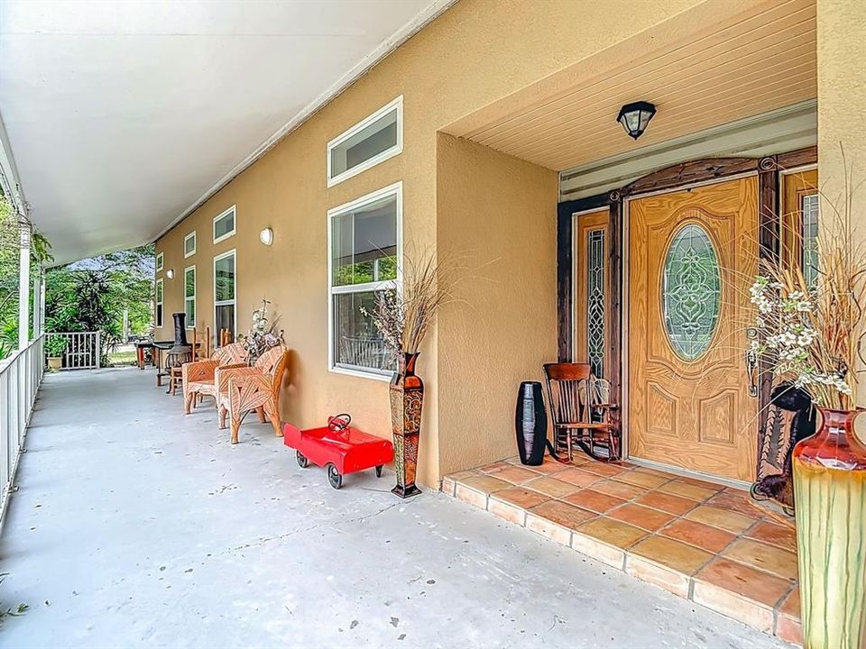 Activo con contrato: $569,900 (3 camas, 3 baños, 2912 Pies cuadrados)