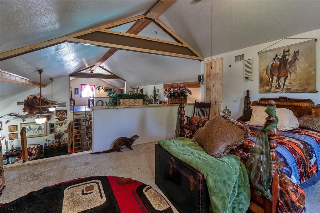 Activo con contrato: $569,900 (3 camas, 3 baños, 2912 Pies cuadrados)