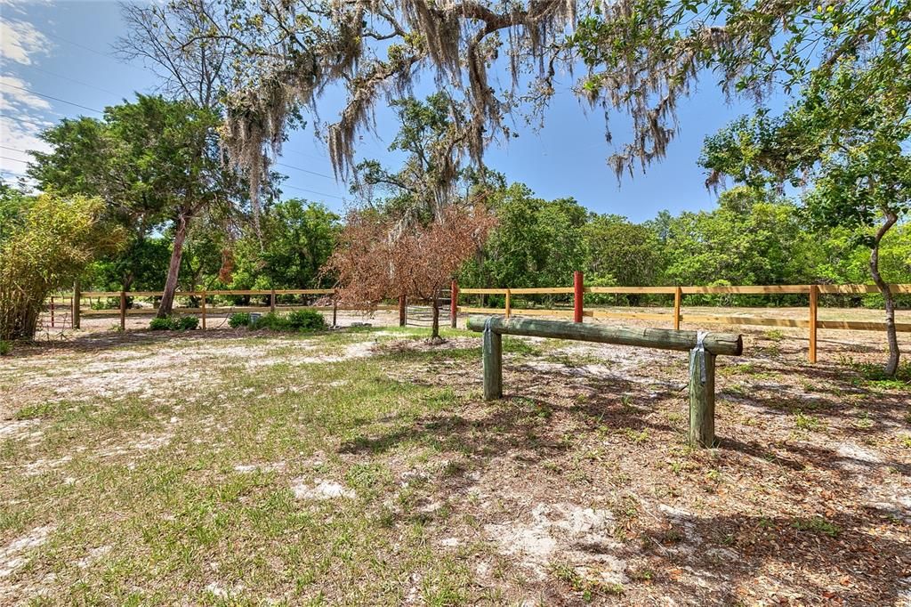 Activo con contrato: $569,900 (3 camas, 3 baños, 2912 Pies cuadrados)