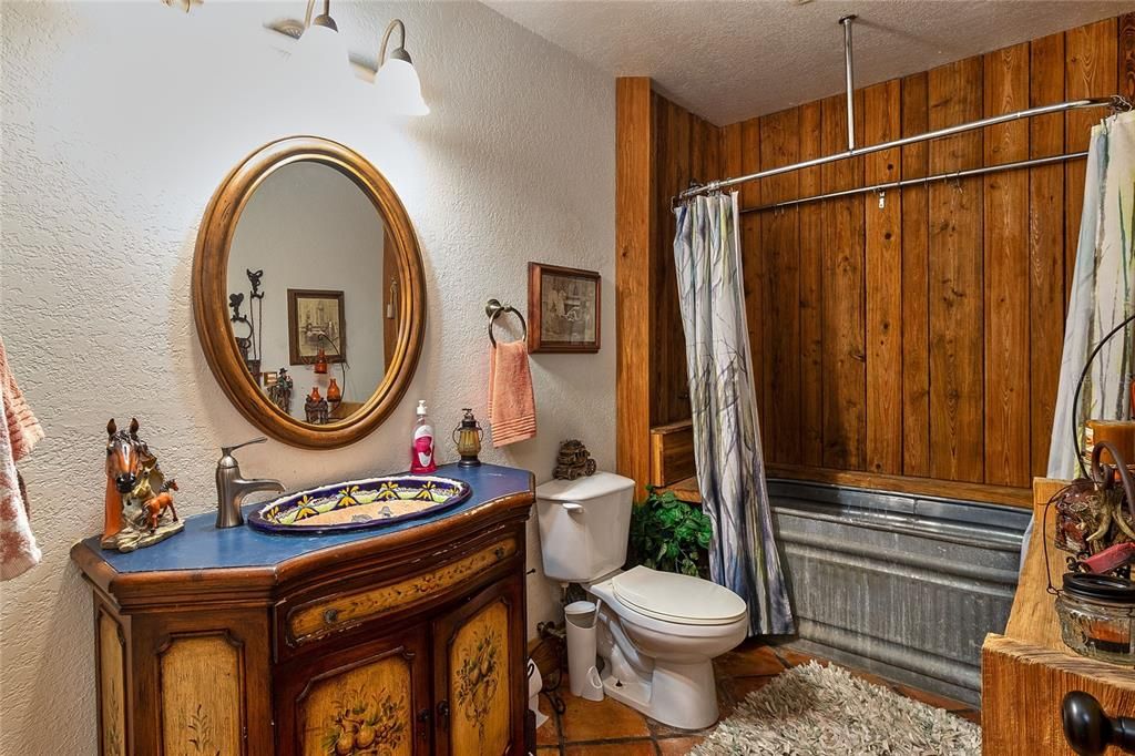 Activo con contrato: $569,900 (3 camas, 3 baños, 2912 Pies cuadrados)