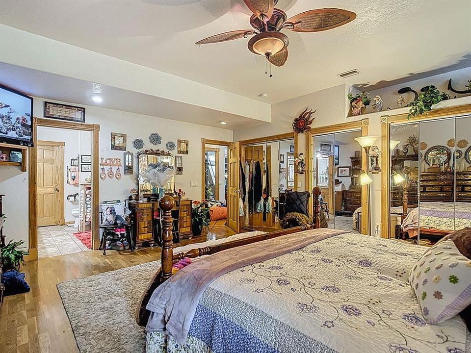 Activo con contrato: $569,900 (3 camas, 3 baños, 2912 Pies cuadrados)