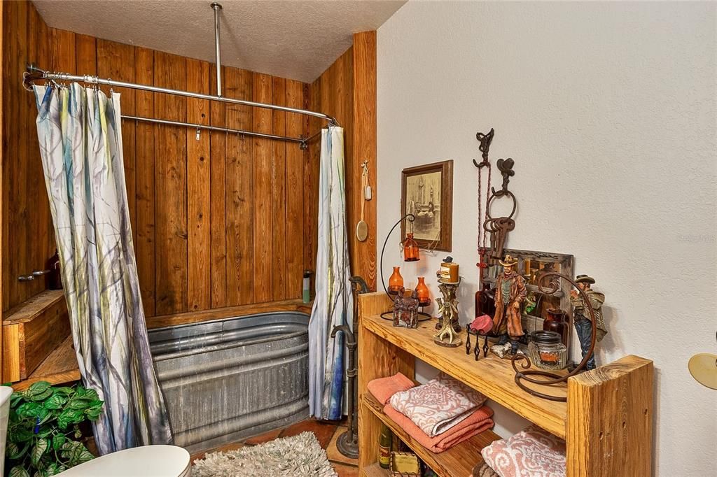 Activo con contrato: $569,900 (3 camas, 3 baños, 2912 Pies cuadrados)