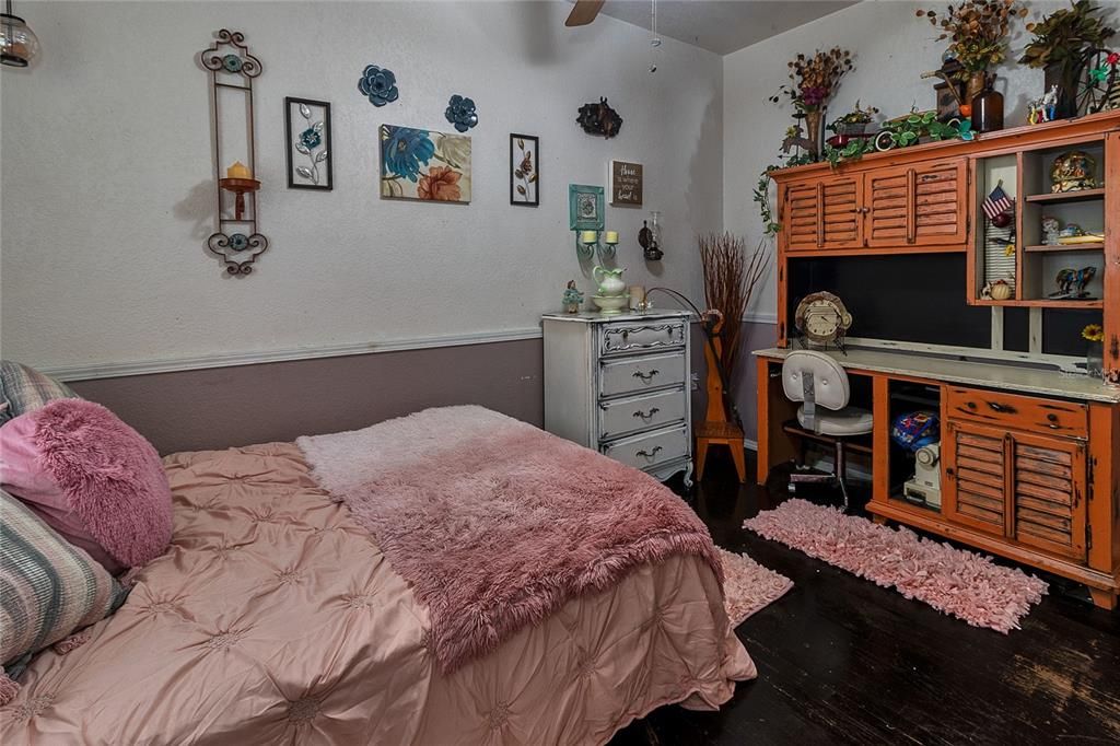 Activo con contrato: $569,900 (3 camas, 3 baños, 2912 Pies cuadrados)