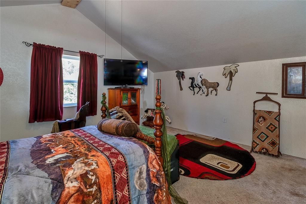 Activo con contrato: $569,900 (3 camas, 3 baños, 2912 Pies cuadrados)