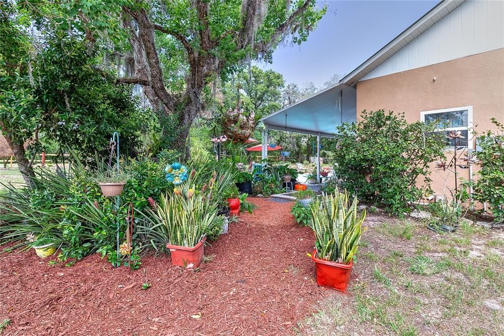 Activo con contrato: $569,900 (3 camas, 3 baños, 2912 Pies cuadrados)