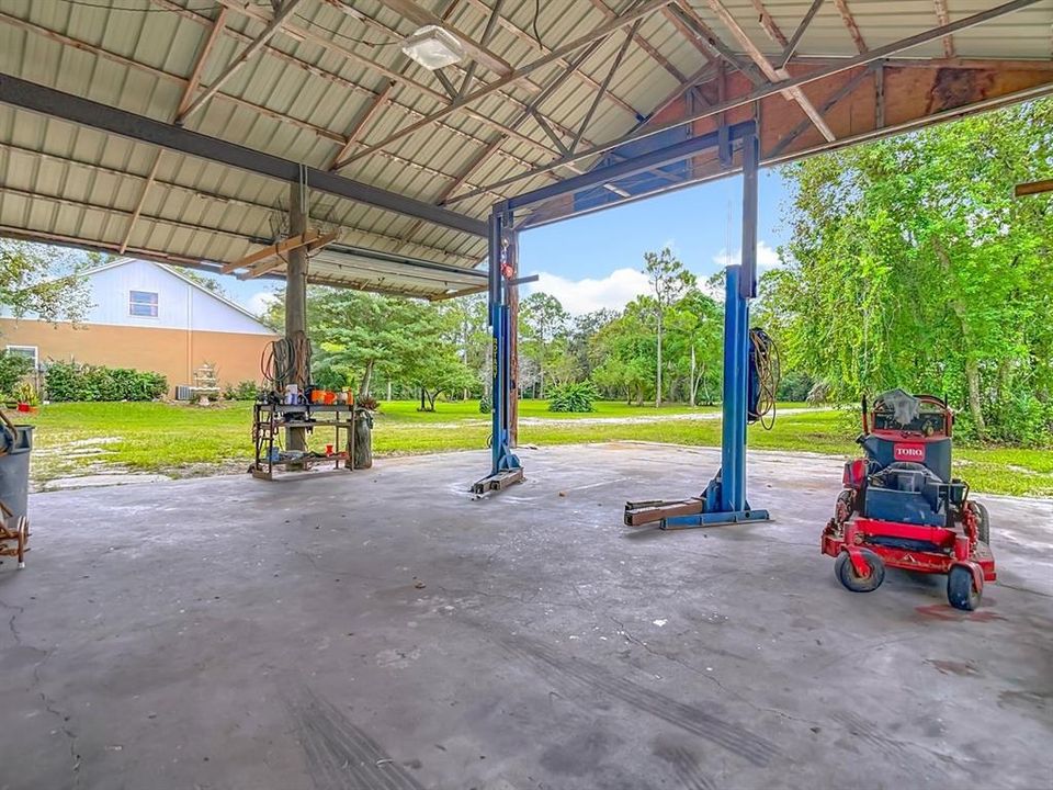 Activo con contrato: $569,900 (3 camas, 3 baños, 2912 Pies cuadrados)