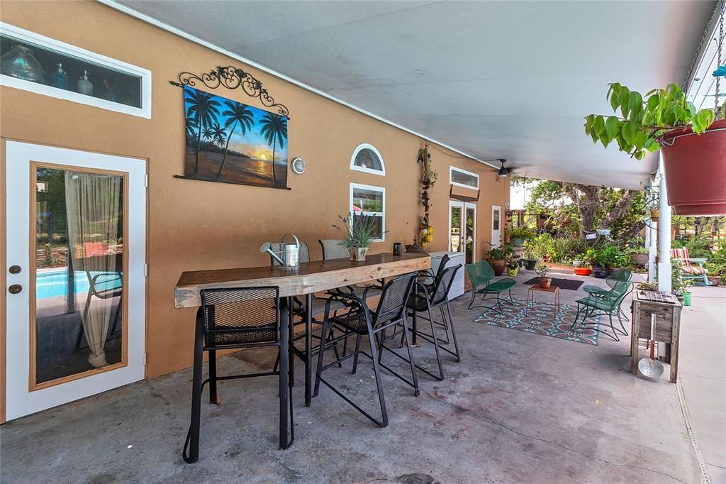 Activo con contrato: $569,900 (3 camas, 3 baños, 2912 Pies cuadrados)