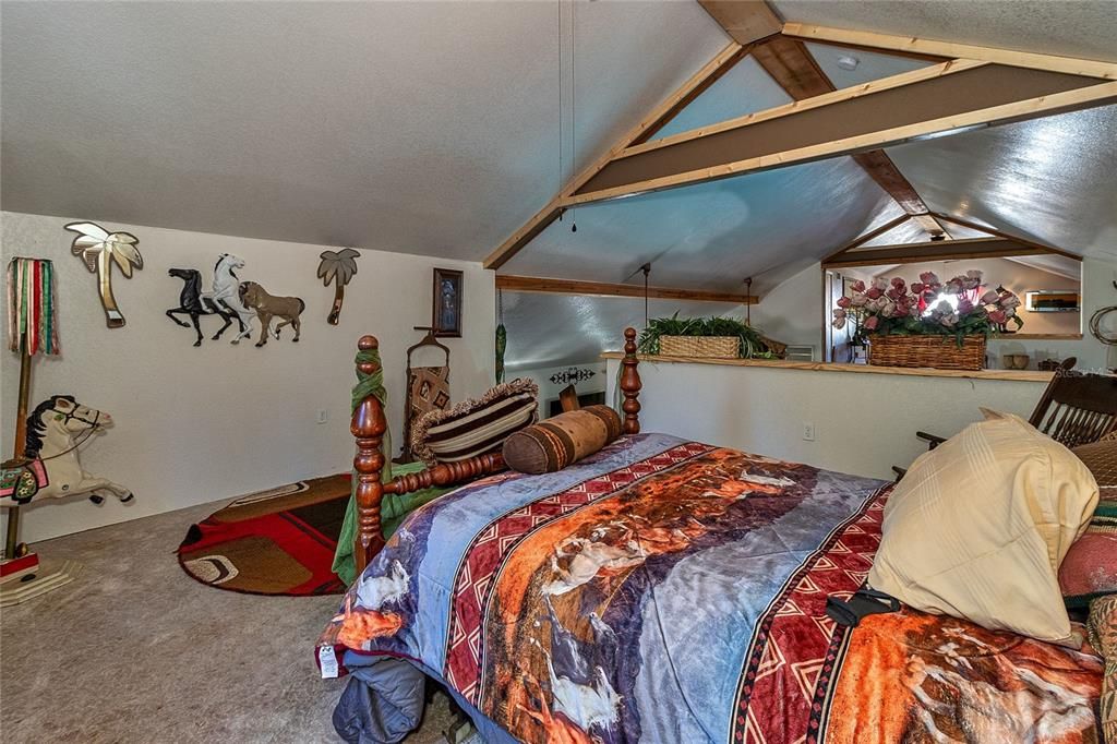 Activo con contrato: $569,900 (3 camas, 3 baños, 2912 Pies cuadrados)