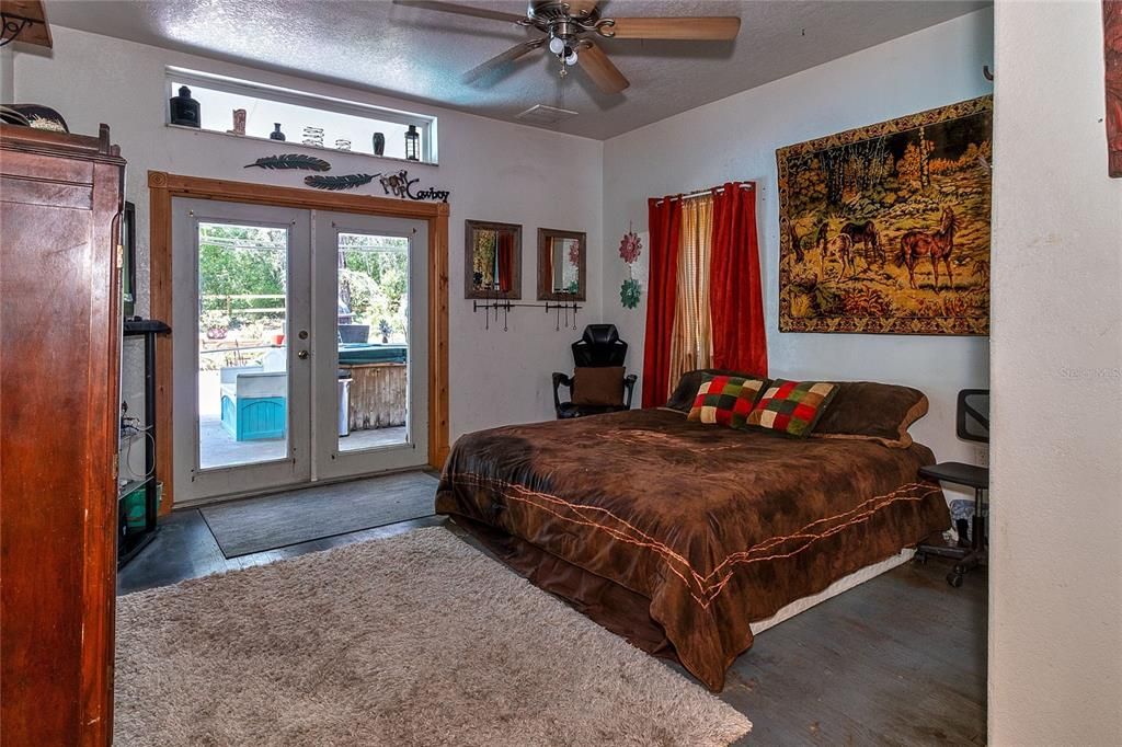 Activo con contrato: $569,900 (3 camas, 3 baños, 2912 Pies cuadrados)