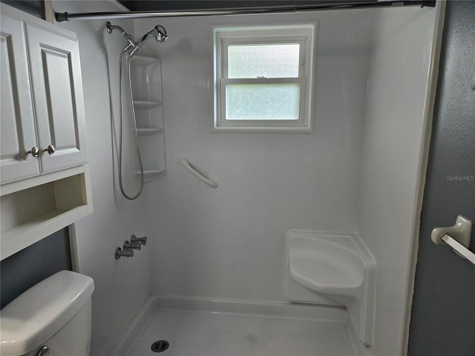 待售: $156,995 (2 贝兹, 2 浴室, 985 平方英尺)