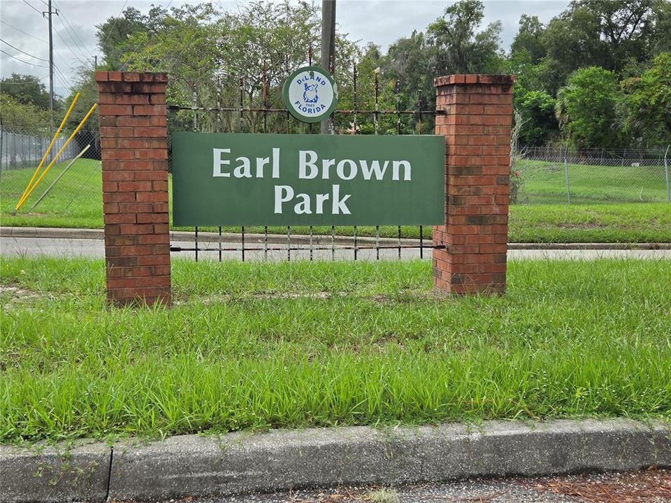 待售: $156,995 (2 贝兹, 2 浴室, 985 平方英尺)