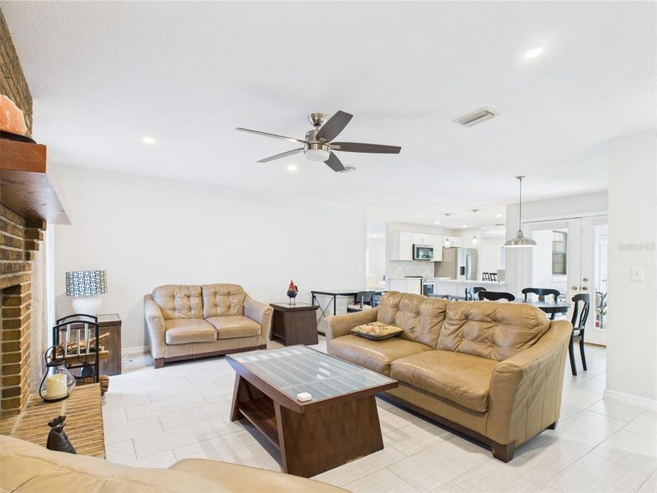 En Venta: $539,900 (3 camas, 2 baños, 1776 Pies cuadrados)