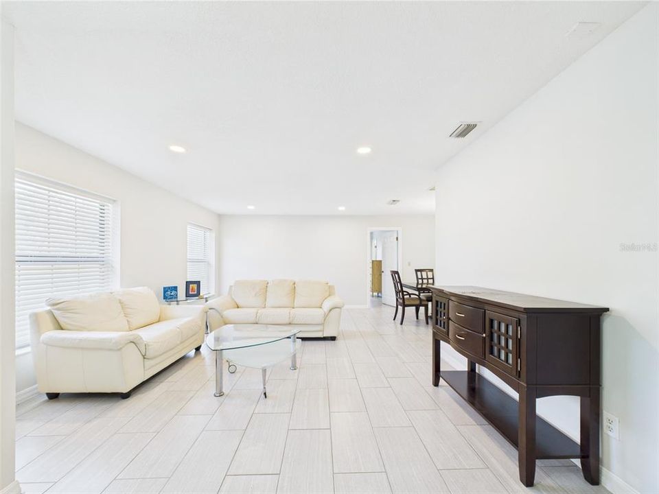 En Venta: $539,900 (3 camas, 2 baños, 1776 Pies cuadrados)