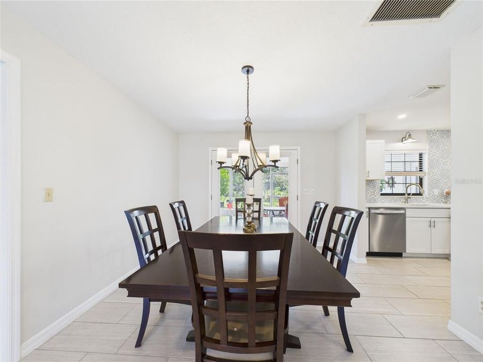 En Venta: $539,900 (3 camas, 2 baños, 1776 Pies cuadrados)