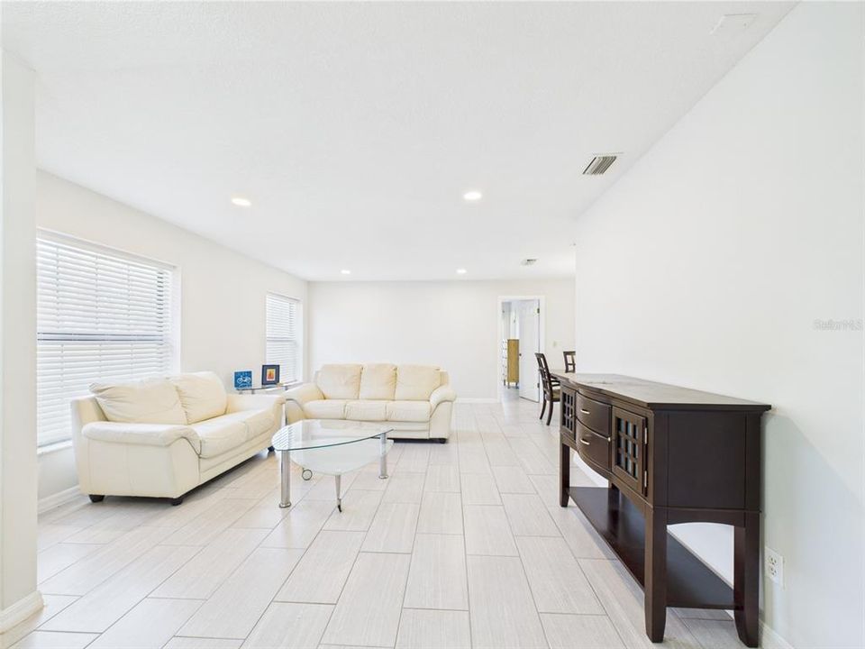 En Venta: $539,900 (3 camas, 2 baños, 1776 Pies cuadrados)