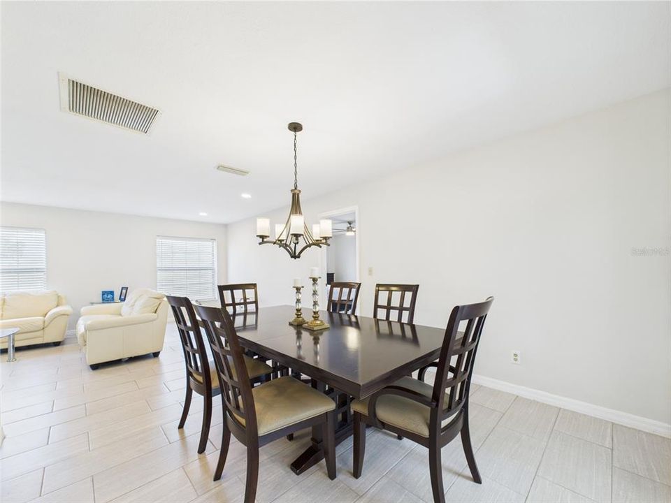 En Venta: $539,900 (3 camas, 2 baños, 1776 Pies cuadrados)