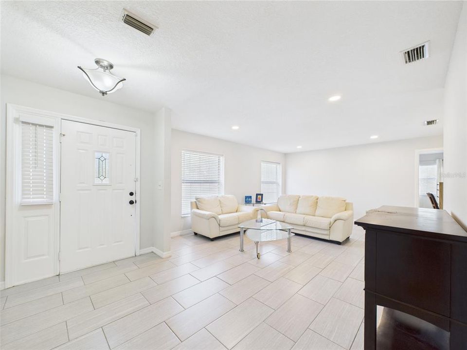 En Venta: $539,900 (3 camas, 2 baños, 1776 Pies cuadrados)