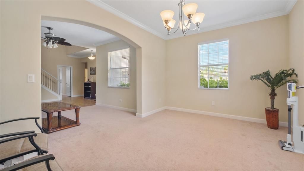 Activo con contrato: $499,000 (5 camas, 3 baños, 3711 Pies cuadrados)