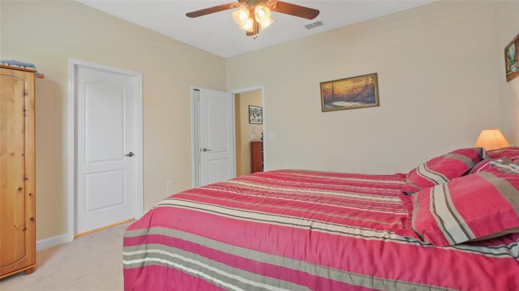 Activo con contrato: $499,000 (5 camas, 3 baños, 3711 Pies cuadrados)