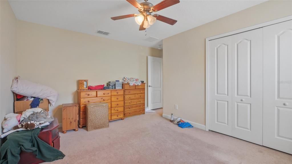 Activo con contrato: $499,000 (5 camas, 3 baños, 3711 Pies cuadrados)