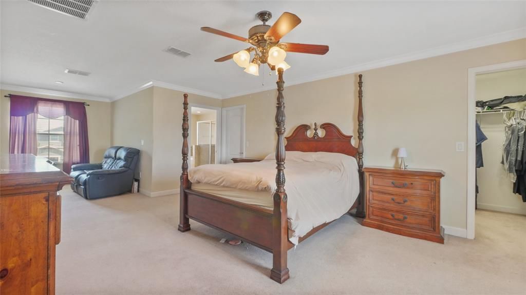 Activo con contrato: $499,000 (5 camas, 3 baños, 3711 Pies cuadrados)