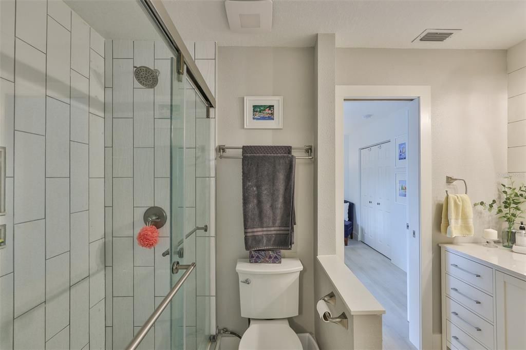 На продажу: $447,895 (2 спален, 1 ванн, 825 Квадратных фут)