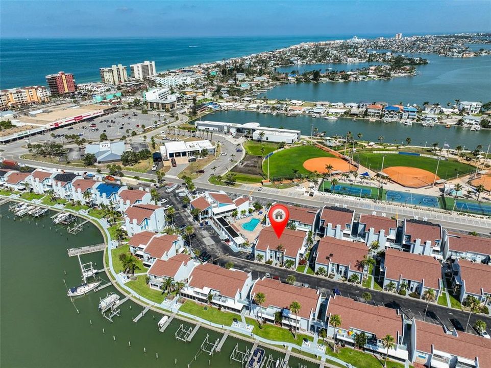 На продажу: $447,895 (2 спален, 1 ванн, 825 Квадратных фут)