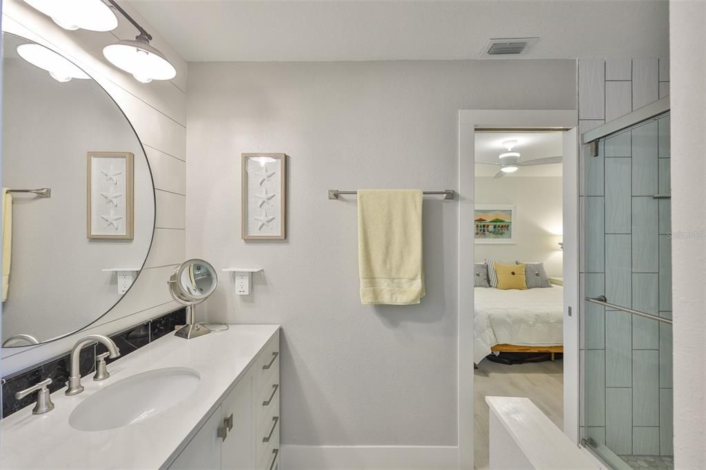 На продажу: $447,895 (2 спален, 1 ванн, 825 Квадратных фут)